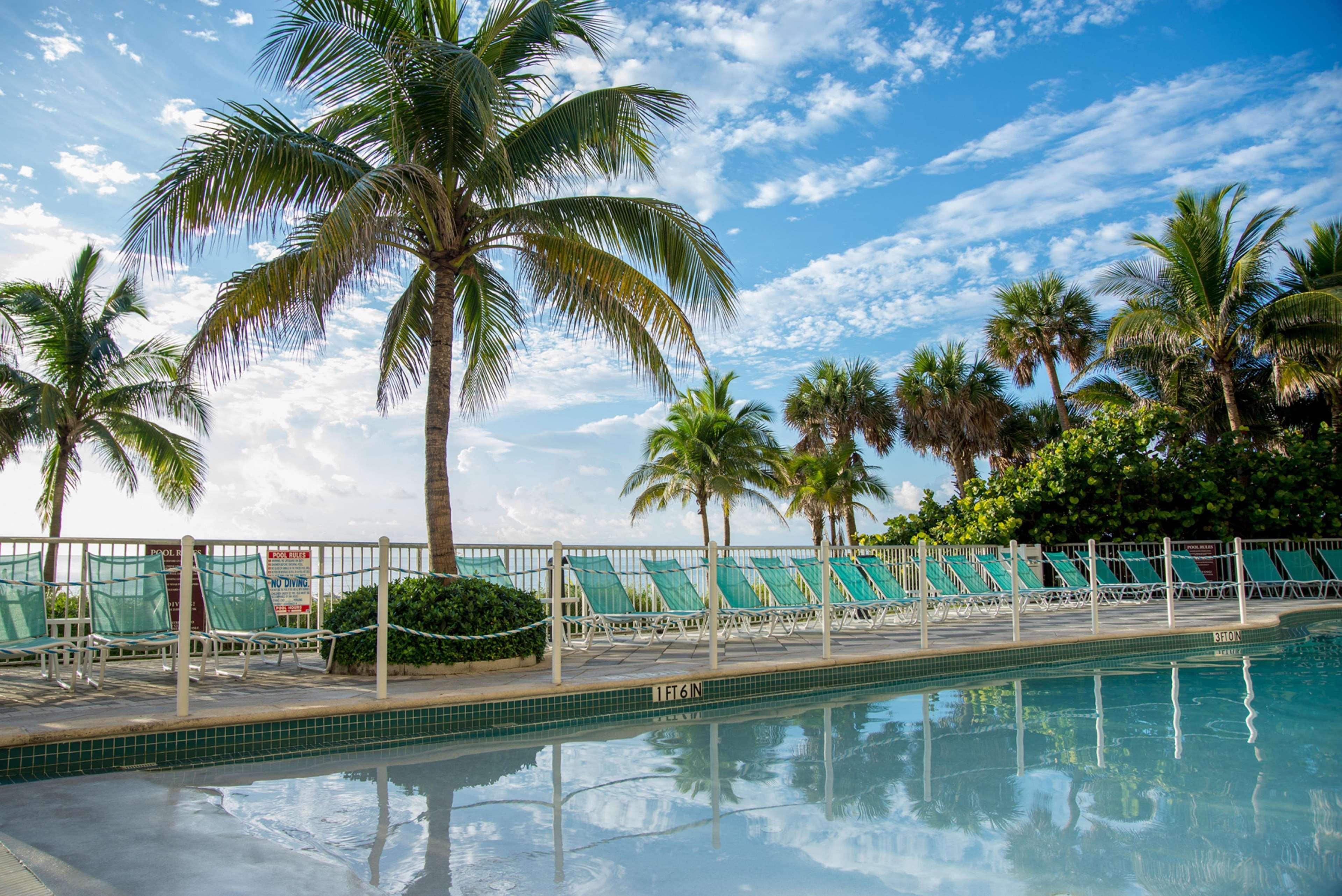 Doubletree By Hilton Ocean Point Resort - North Miami Beach Sunny Isles Beach Exterior photo