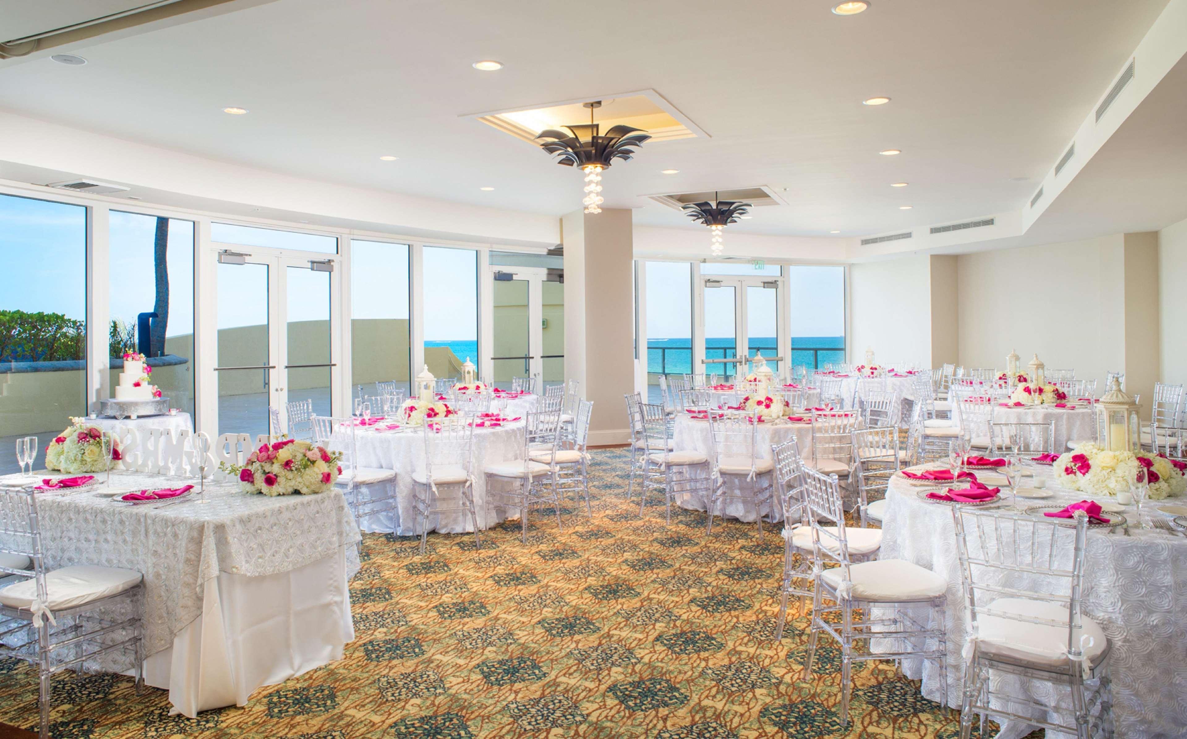 Doubletree By Hilton Ocean Point Resort - North Miami Beach Sunny Isles Beach Exterior photo