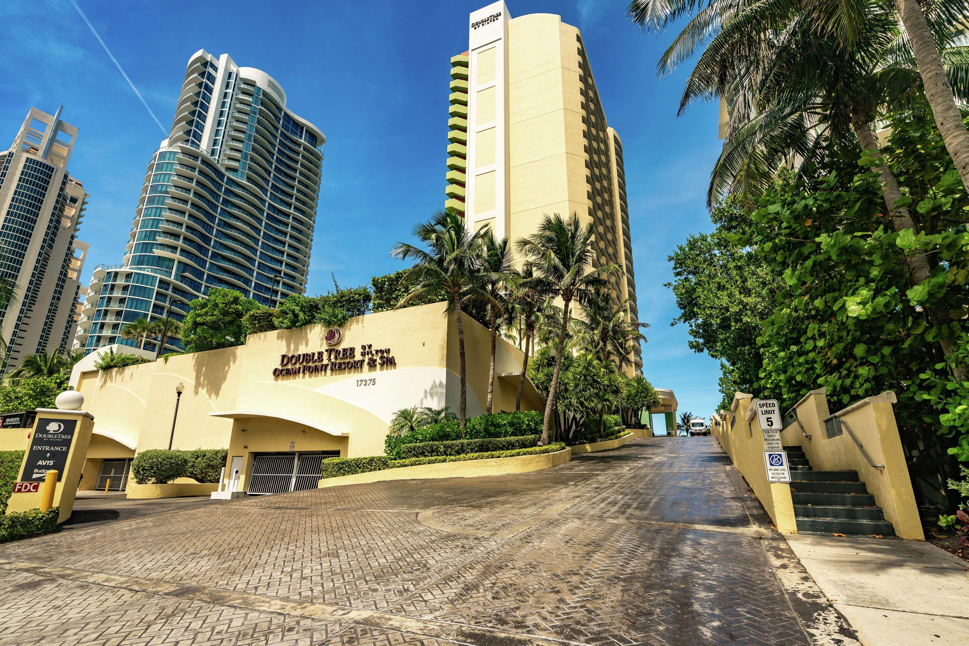Doubletree By Hilton Ocean Point Resort - North Miami Beach Sunny Isles Beach Exterior photo