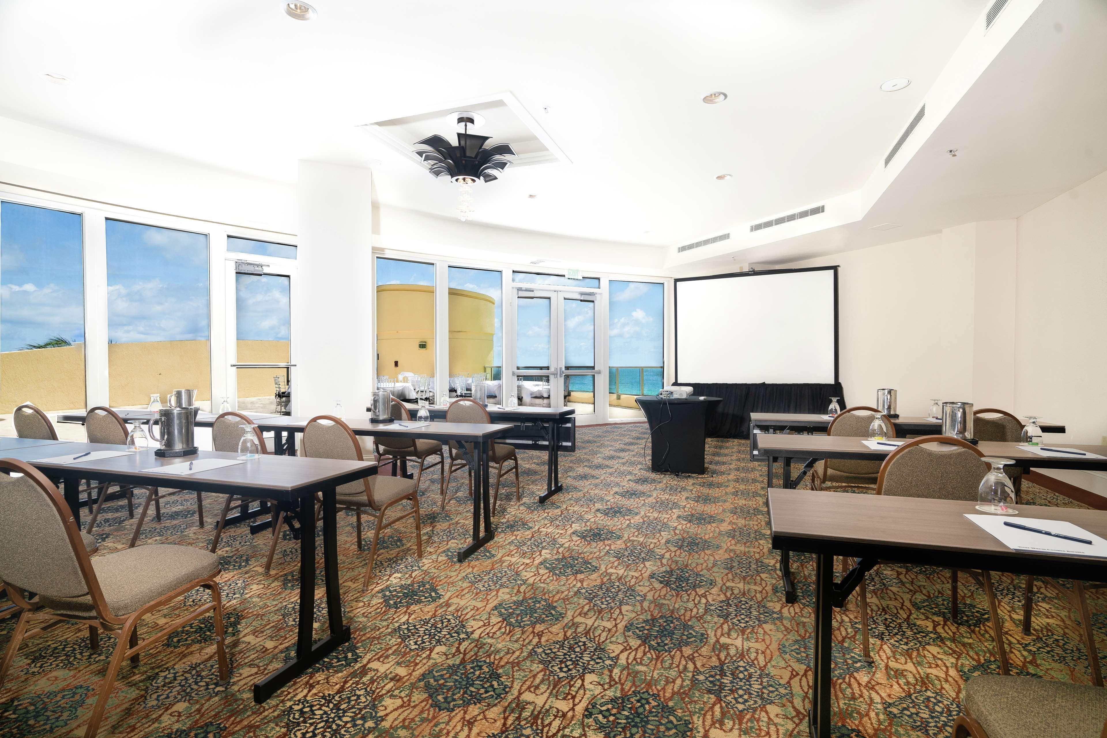 Doubletree By Hilton Ocean Point Resort - North Miami Beach Sunny Isles Beach Exterior photo