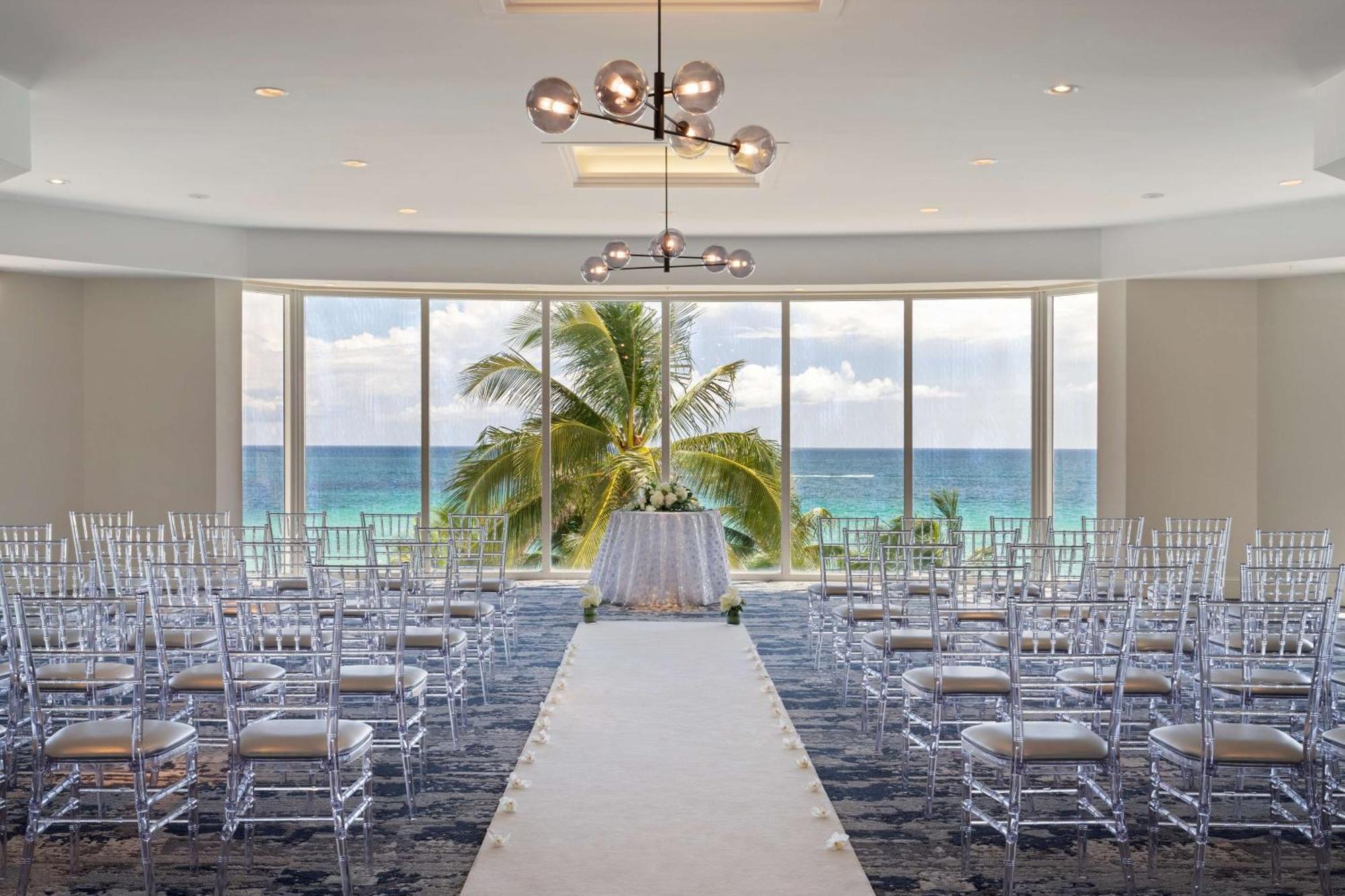 Doubletree By Hilton Ocean Point Resort - North Miami Beach Sunny Isles Beach Exterior photo