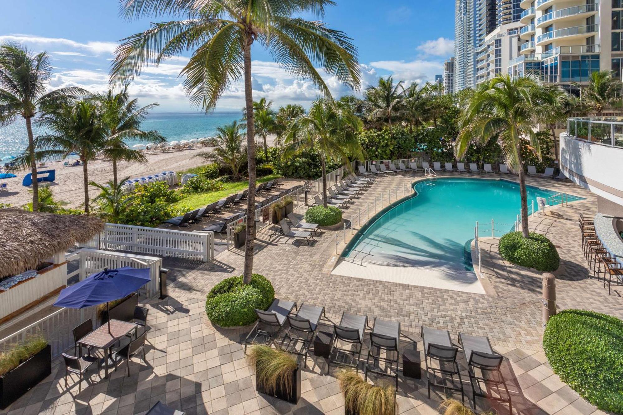 Doubletree By Hilton Ocean Point Resort - North Miami Beach Sunny Isles Beach Exterior photo