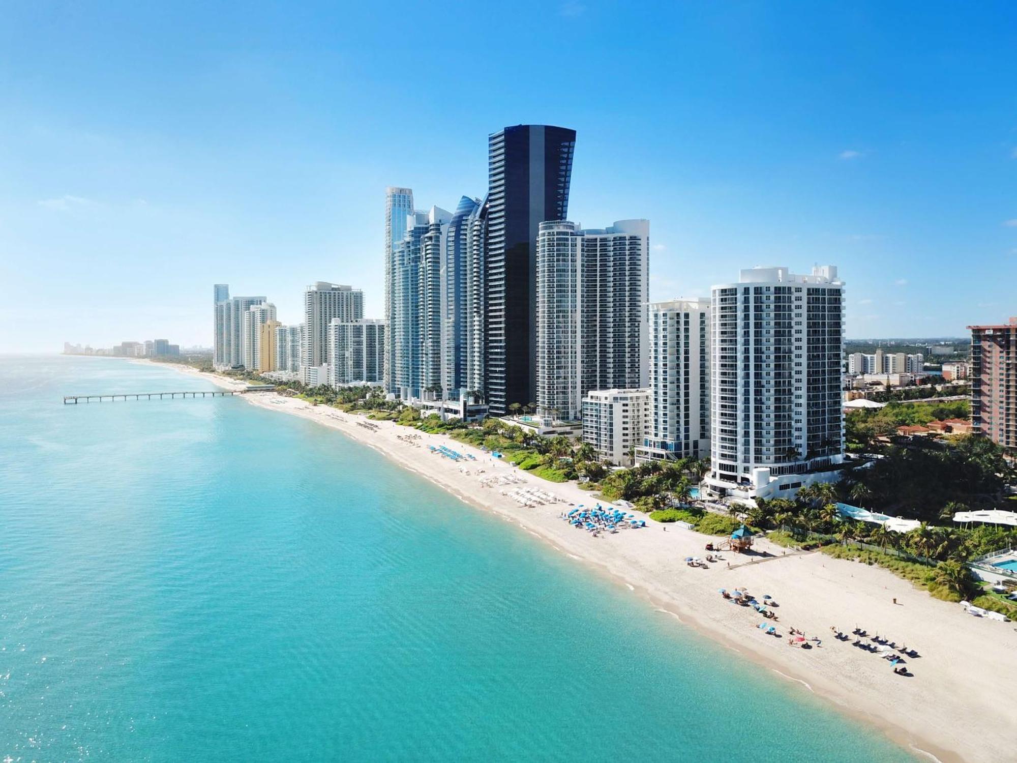 Doubletree By Hilton Ocean Point Resort - North Miami Beach Sunny Isles Beach Exterior photo
